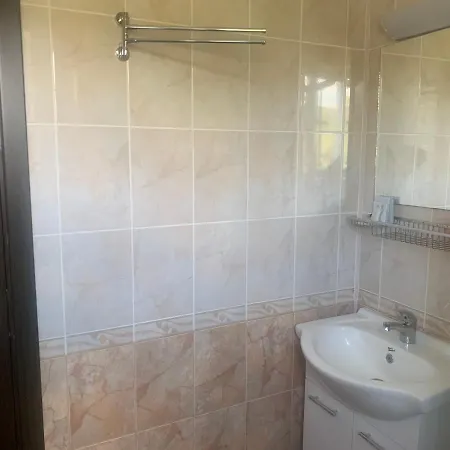 Fatinia Apartament *